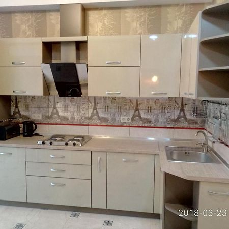 Аркадия Гагарин Плаза Red Apartment Odessa Luaran gambar